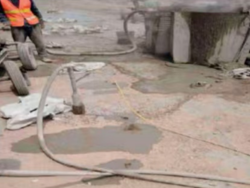 古冶水泥混凝土路面板底注浆技术 路面脱空注浆整治方案