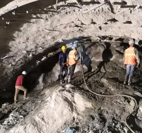 古冶拱顶带模注浆料的施工流程及注意事项